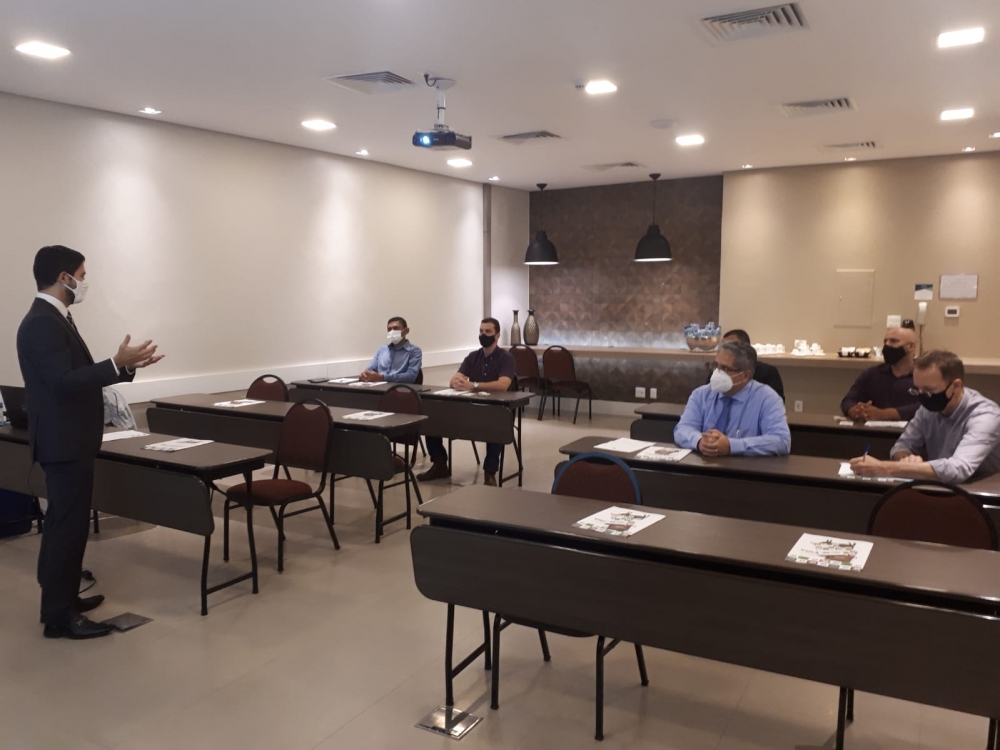 Workshop para varejistas em Cuiabá debate rastreabilidade da cadeia pecuária